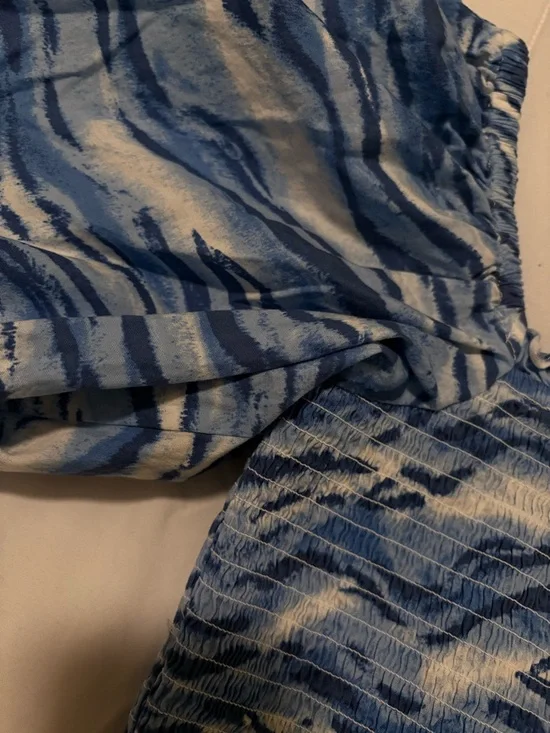 INC International Concepts Blue and White Printed Puff Sleeve Top - Picture 2 of 3